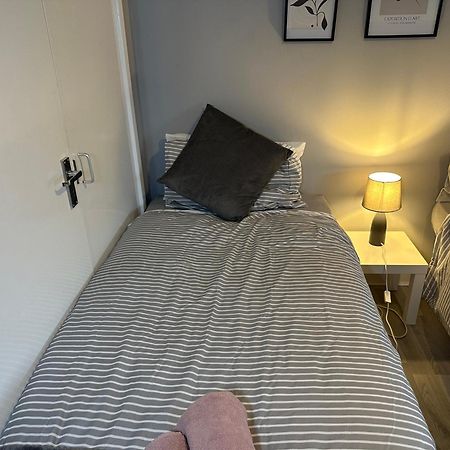 Wembley Serviced Apartment, 20Mins From Central London Bagian luar foto