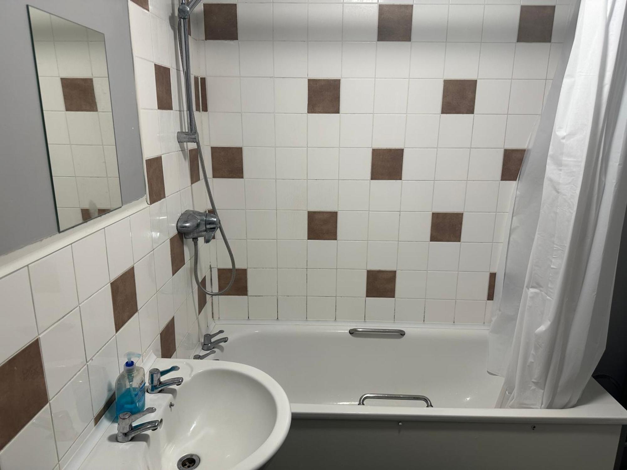 Wembley Serviced Apartment, 20Mins From Central London Bagian luar foto